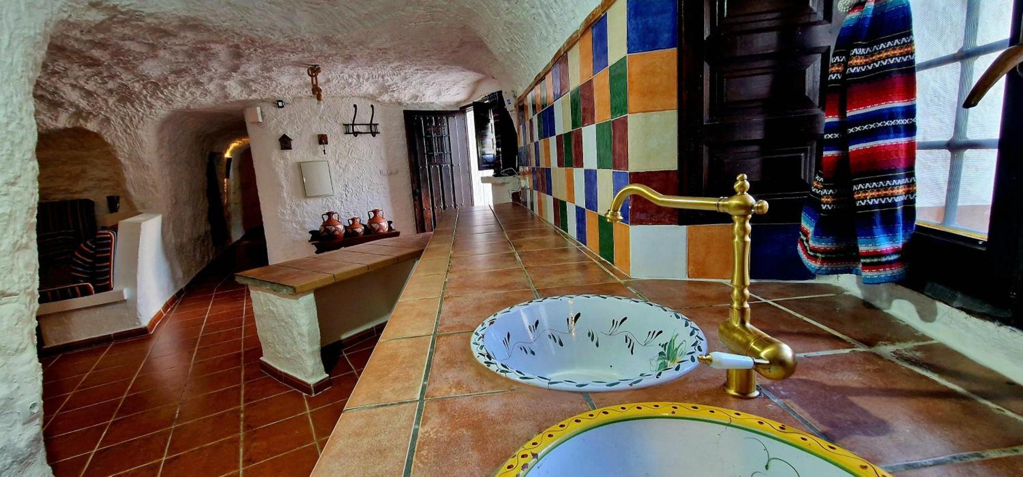 Casa Cueva Cascamorras "Capricho Andaluz" 바사 외부 사진