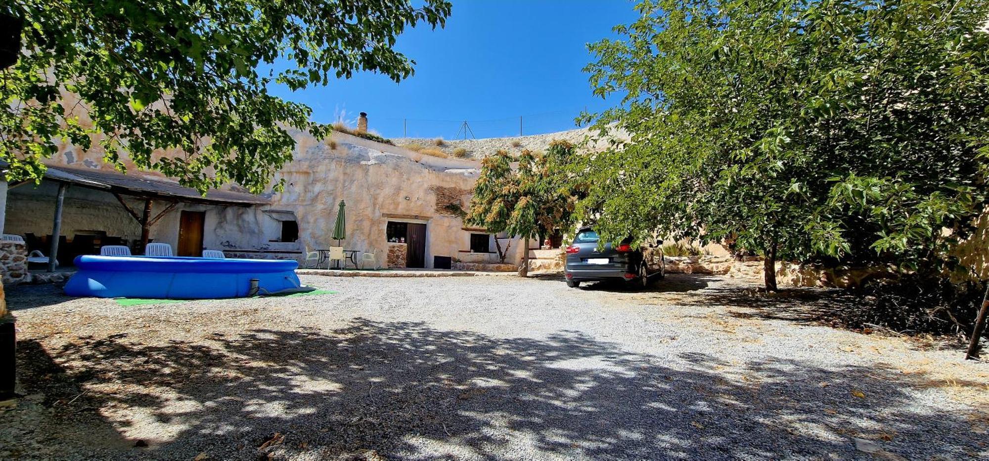 Casa Cueva Cascamorras "Capricho Andaluz" 바사 외부 사진